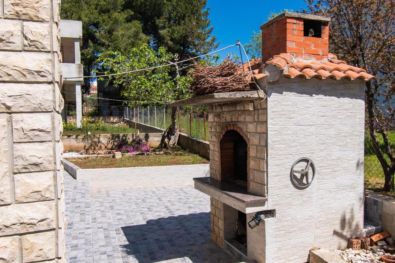 Apartments Dijana Pakostane Exterior photo