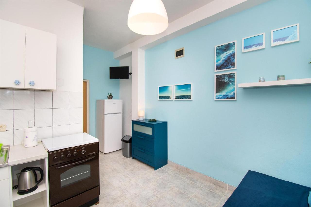 Apartments Dijana Pakostane Exterior photo