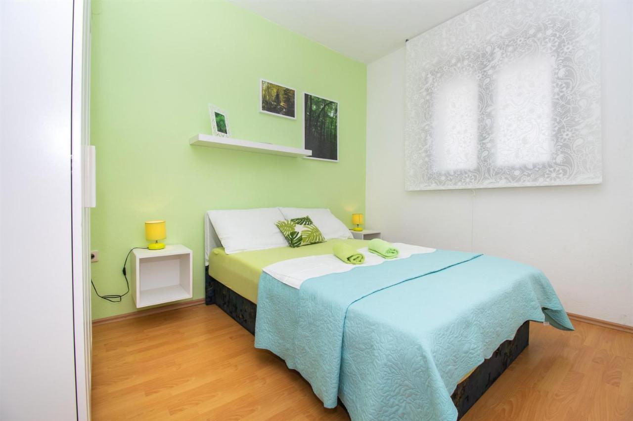 Apartments Dijana Pakostane Exterior photo