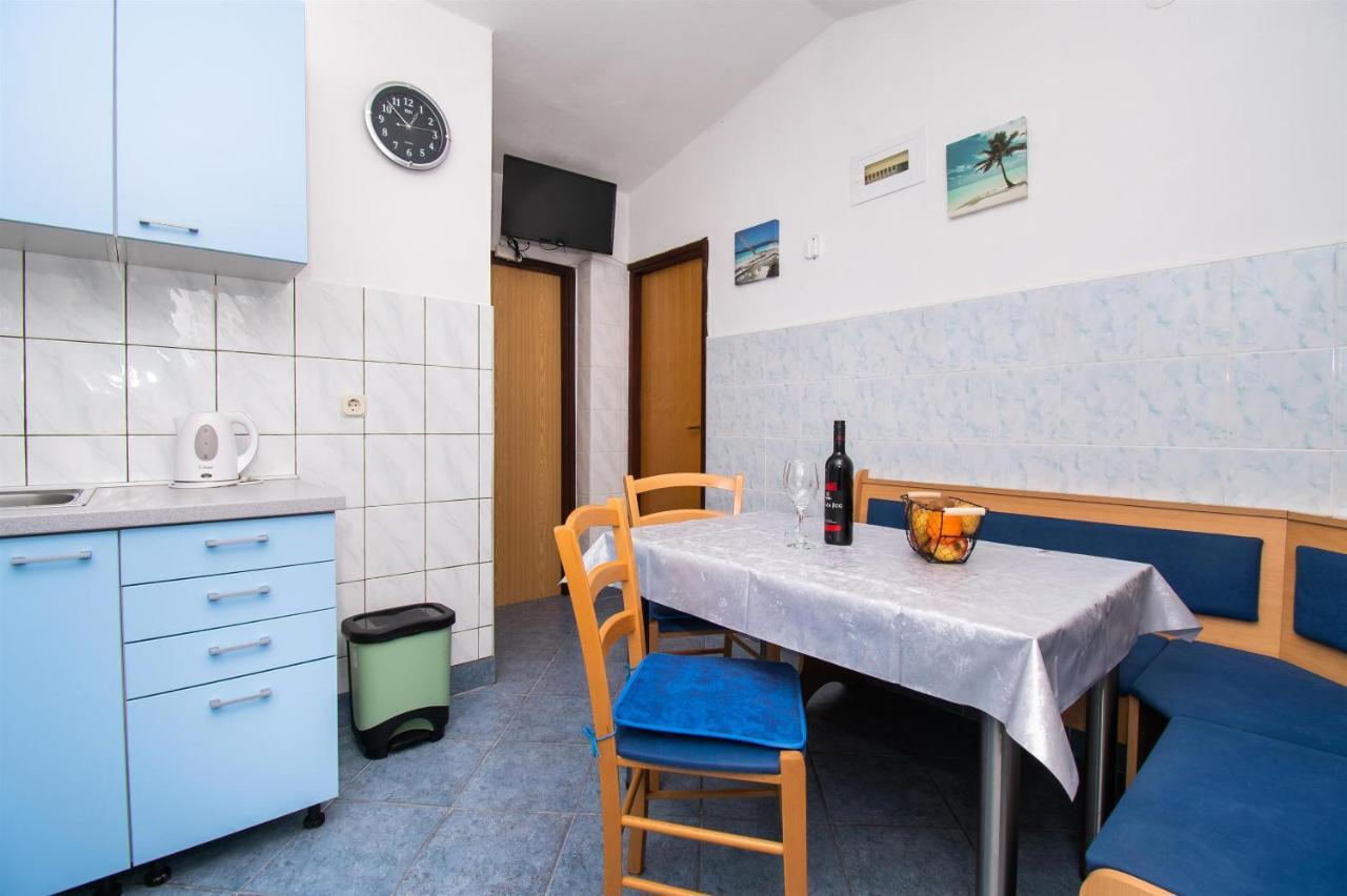 Apartments Dijana Pakostane Exterior photo