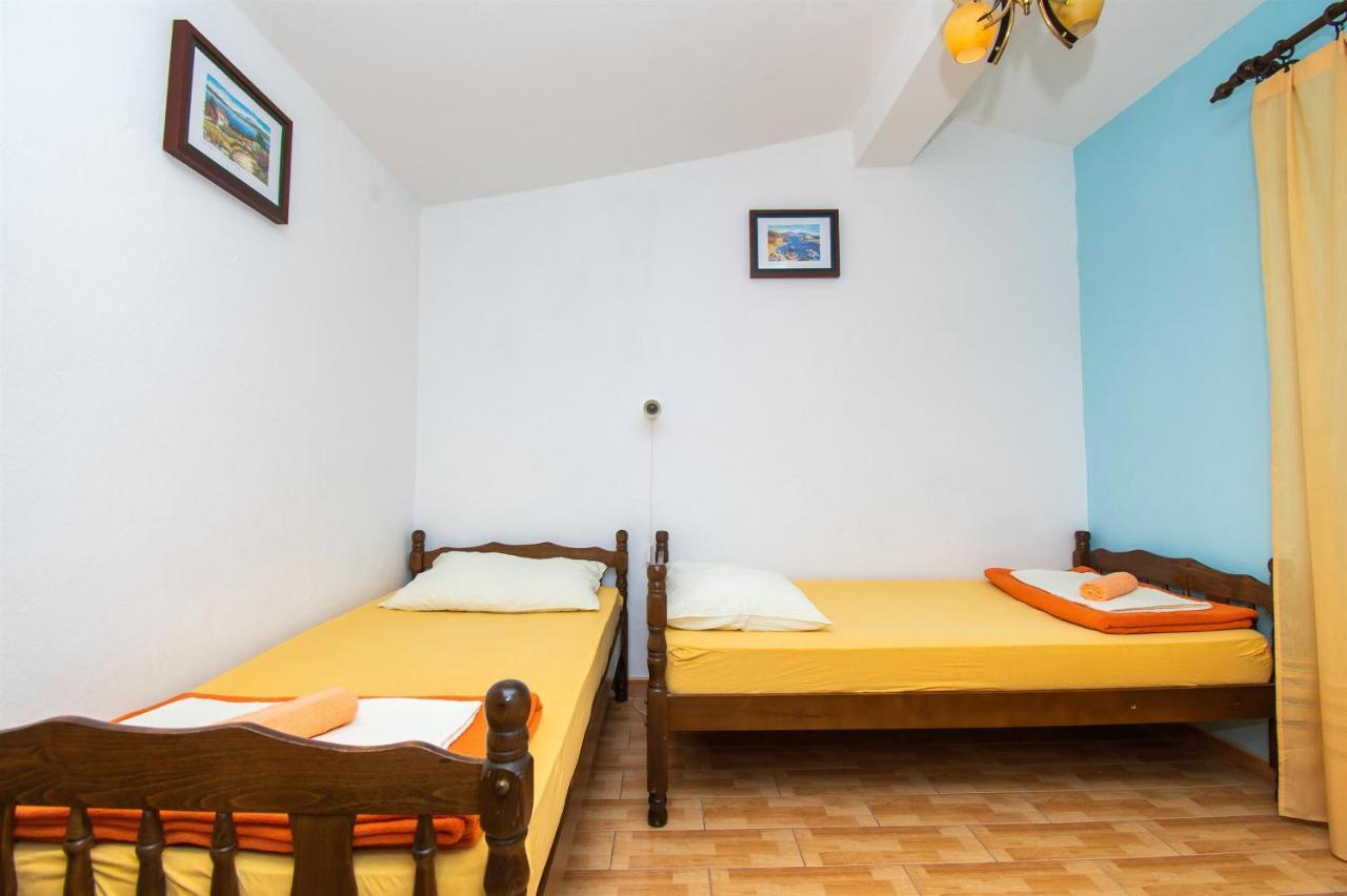 Apartments Dijana Pakostane Exterior photo