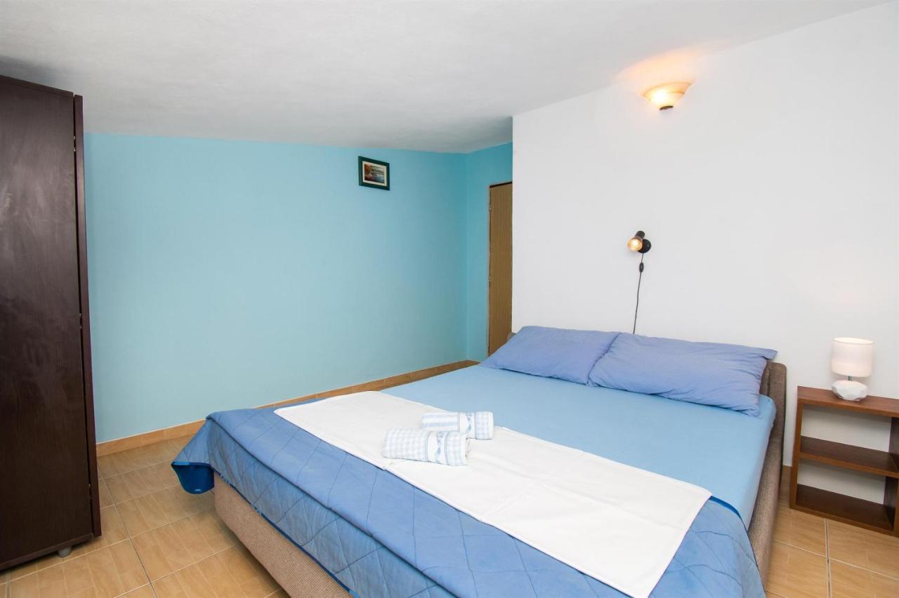 Apartments Dijana Pakostane Exterior photo