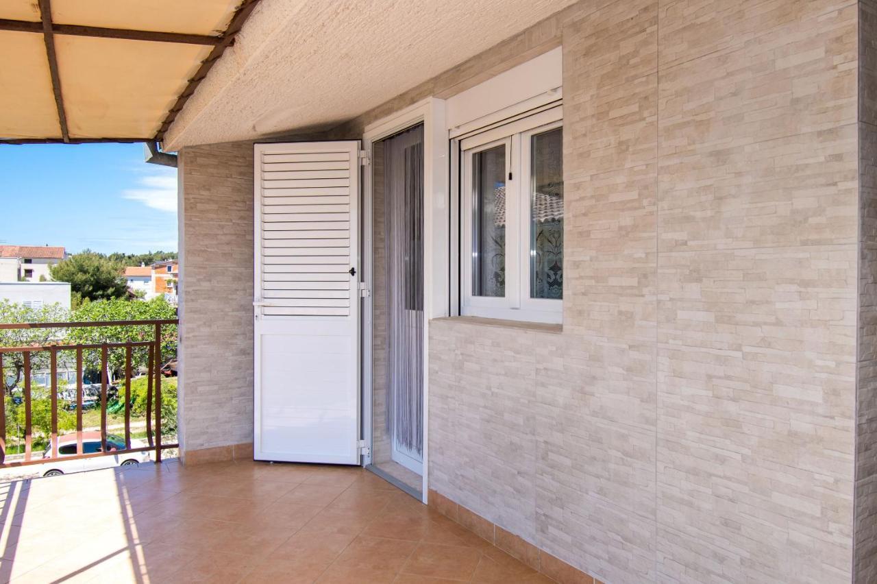 Apartments Dijana Pakostane Exterior photo