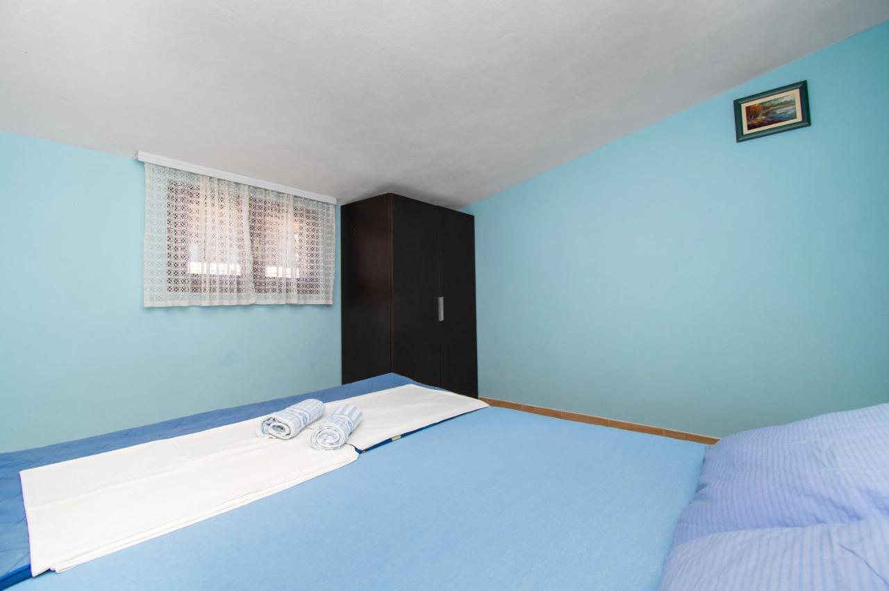 Apartments Dijana Pakostane Exterior photo