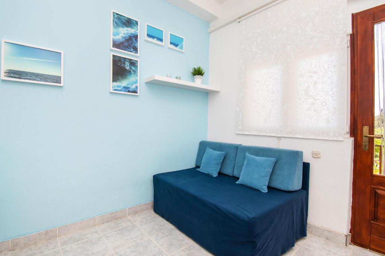 Apartments Dijana Pakostane Exterior photo