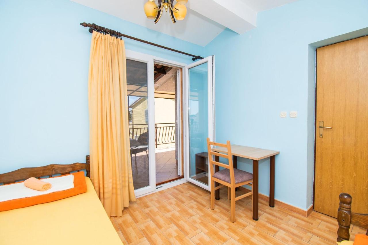 Apartments Dijana Pakostane Exterior photo