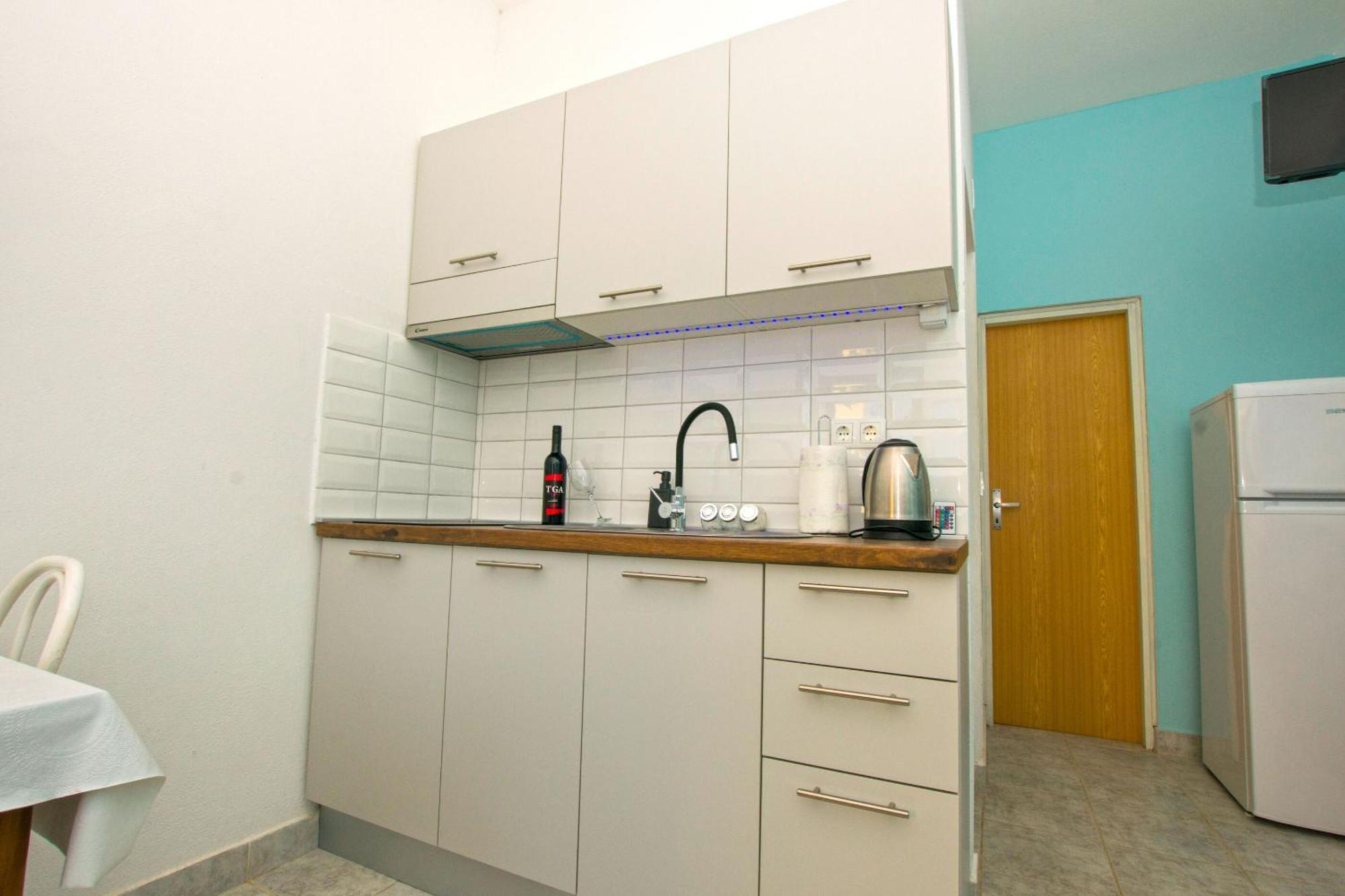 Apartments Dijana Pakostane Exterior photo